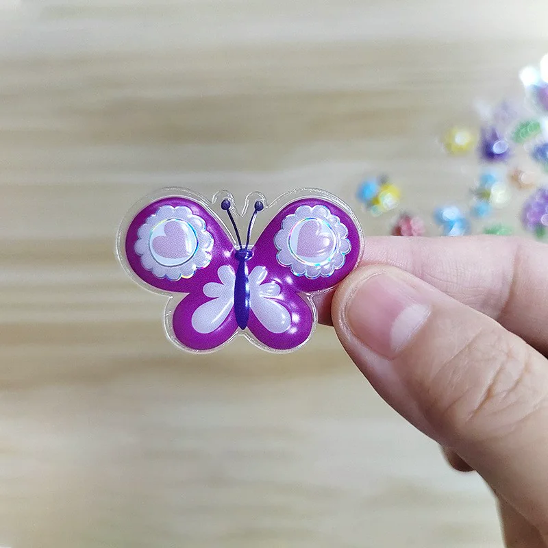 Ảnh cận cảnh bề mặt nhãn dán blister nổi tùy chỉnh