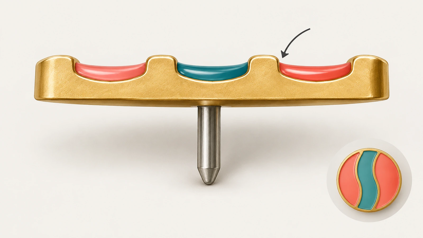 Hình minh họa mặt cắt ngang của huy hiệu men mềm, cho thấy lớp men màu nằm thấp hơn các gờ kim loại nổi trên nền đã mạ