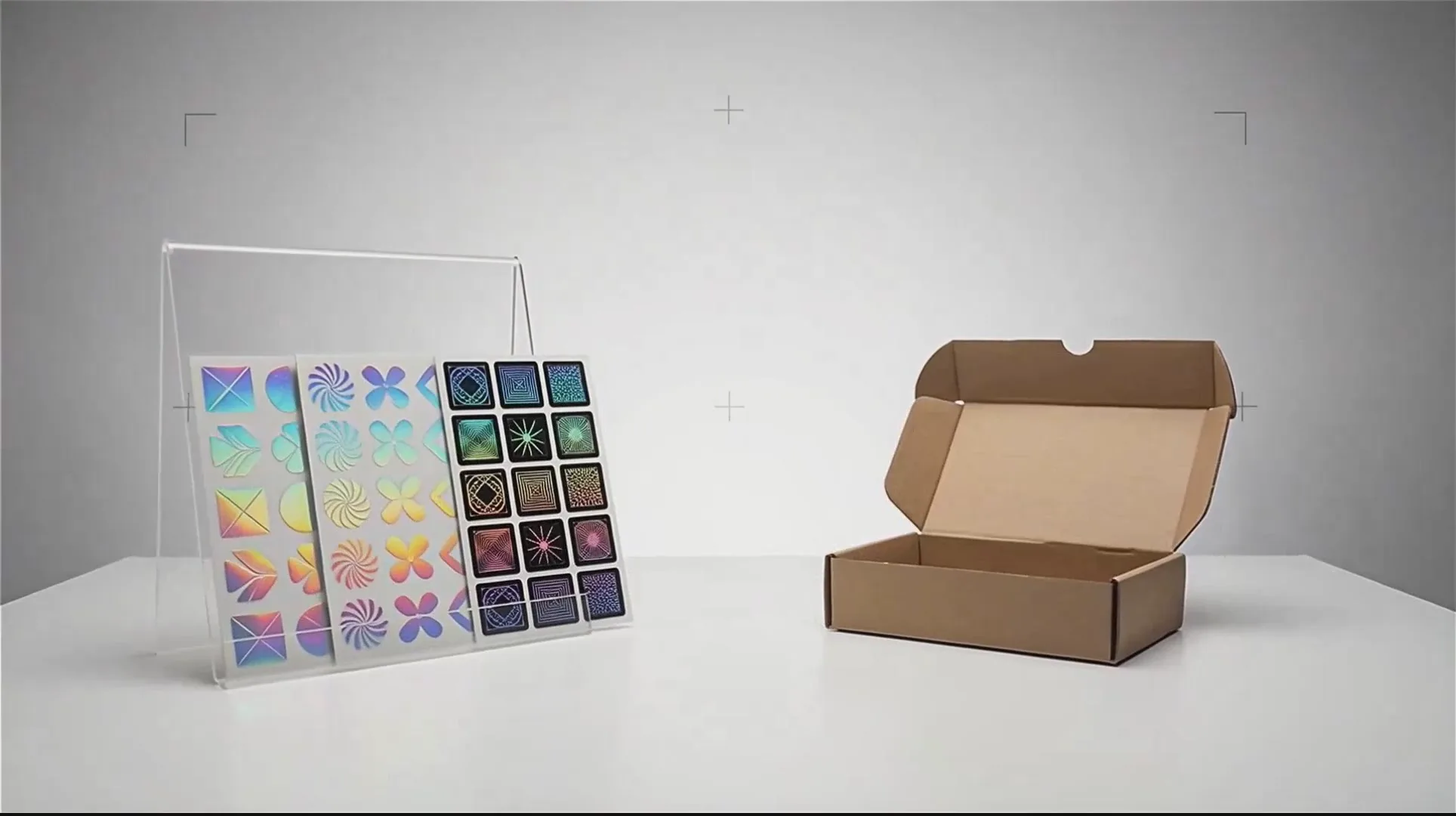 Sticker Holographic Cắt Khuôn Tùy Chỉnh - Vinyl Chống Thời Tiết Phủ UV: Video hướng dẫn
